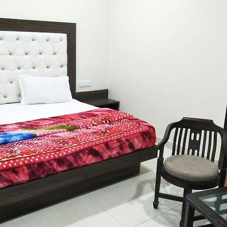 R.S Hotel & Restaurant Amritsar Eksteriør bilde