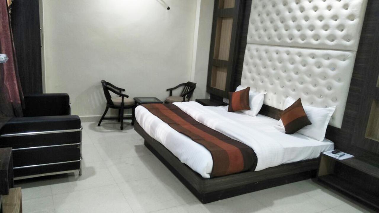 R.S Hotel & Restaurant Amritsar Eksteriør bilde