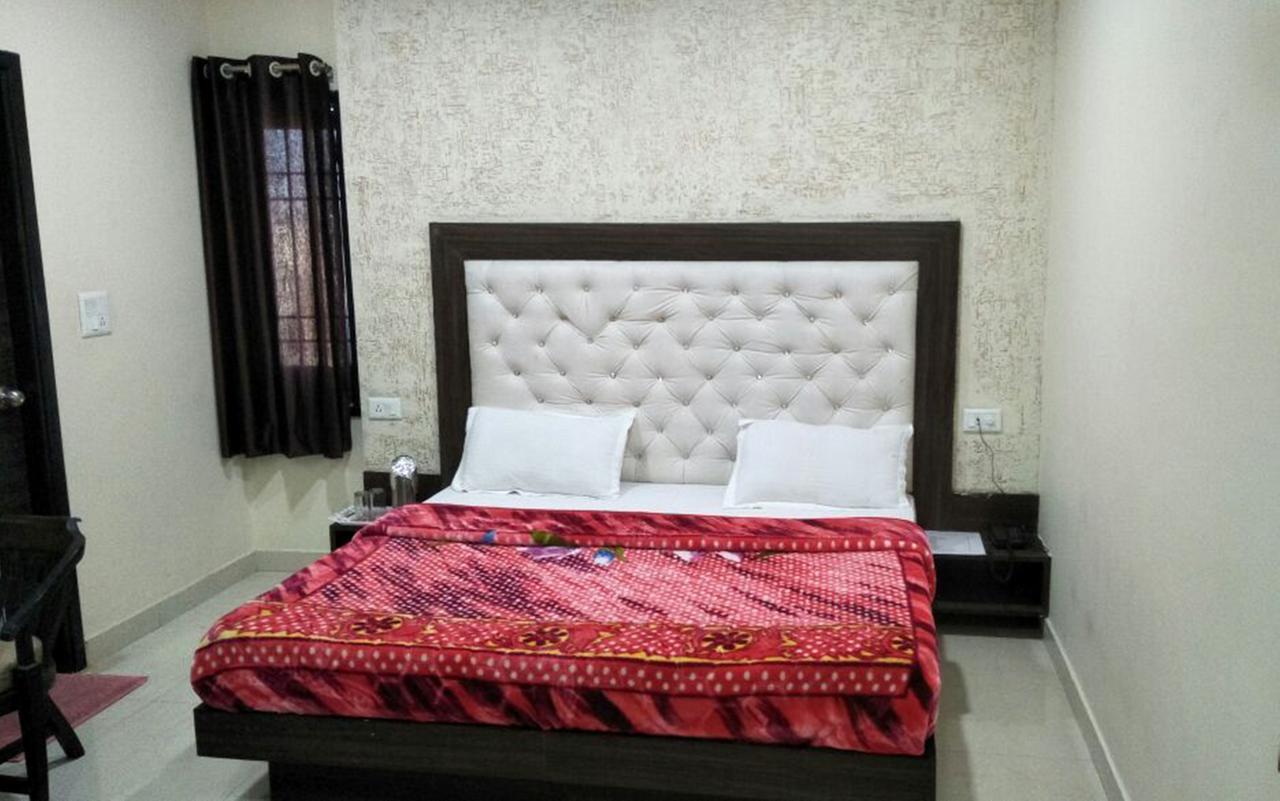 R.S Hotel & Restaurant Amritsar Eksteriør bilde