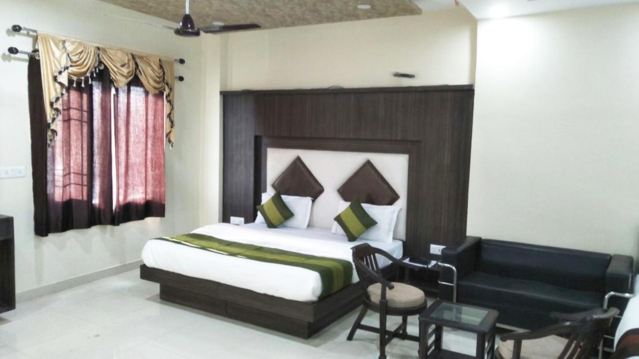 R.S Hotel & Restaurant Amritsar Eksteriør bilde