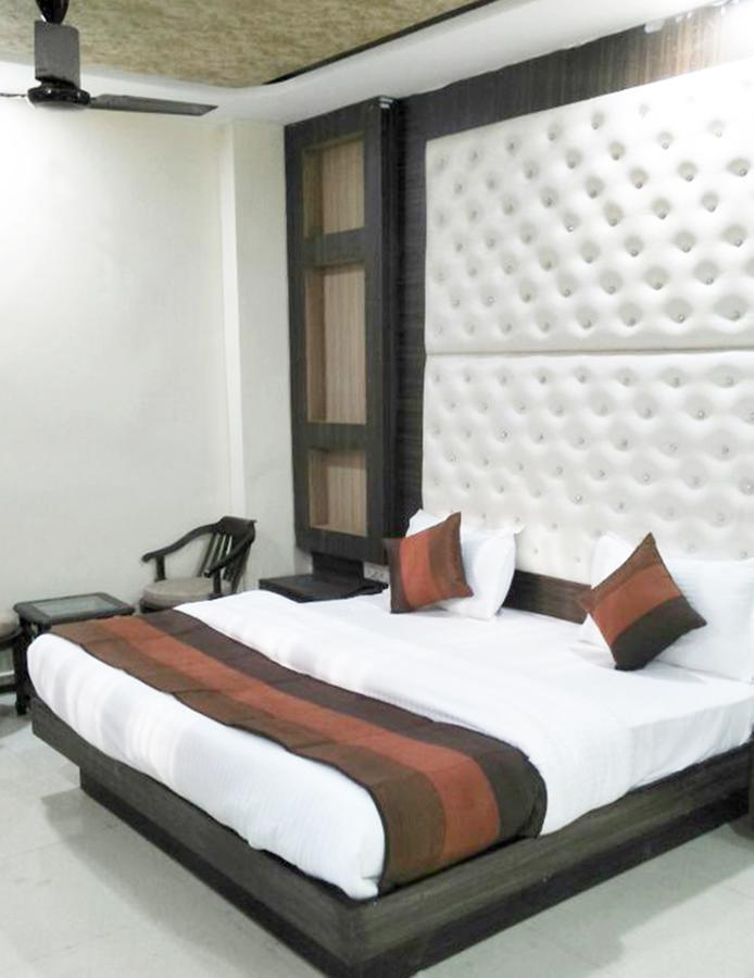 R.S Hotel & Restaurant Amritsar Eksteriør bilde