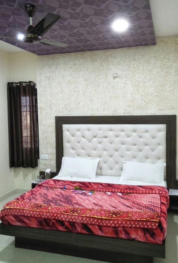 R.S Hotel & Restaurant Amritsar Eksteriør bilde
